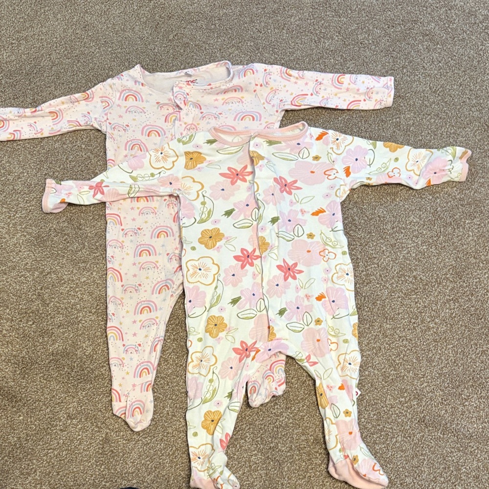 Magnetic Me Pink and White Floral Rainbow Footies